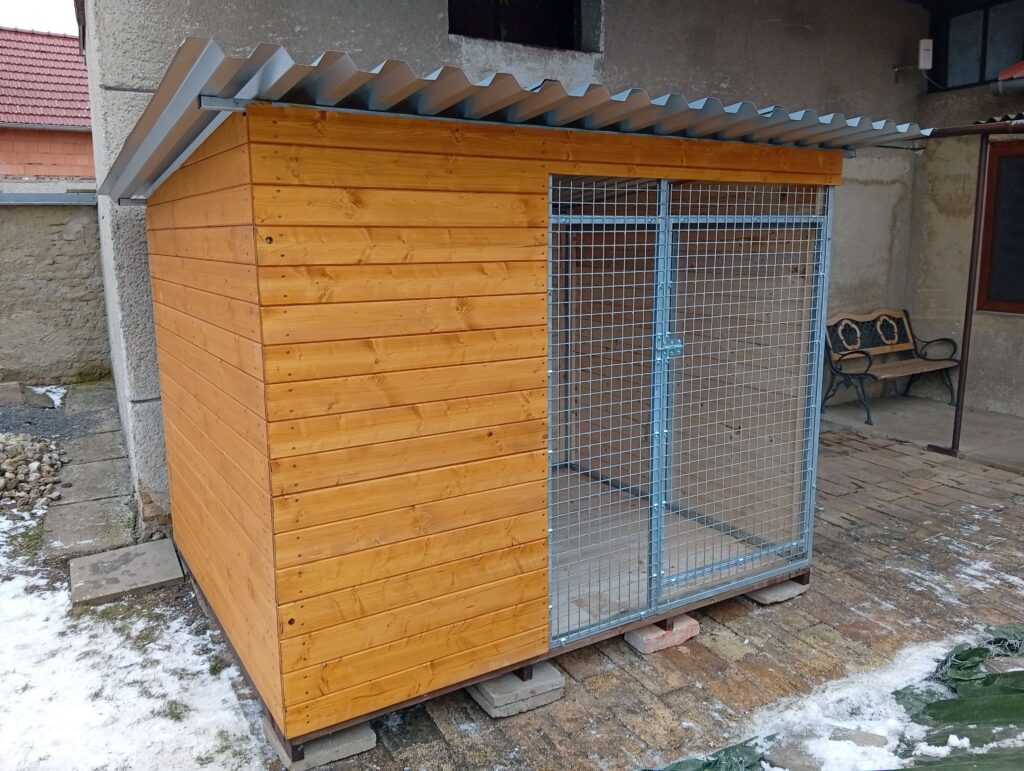 kotec 2,5x2m s mříží 5x5cm