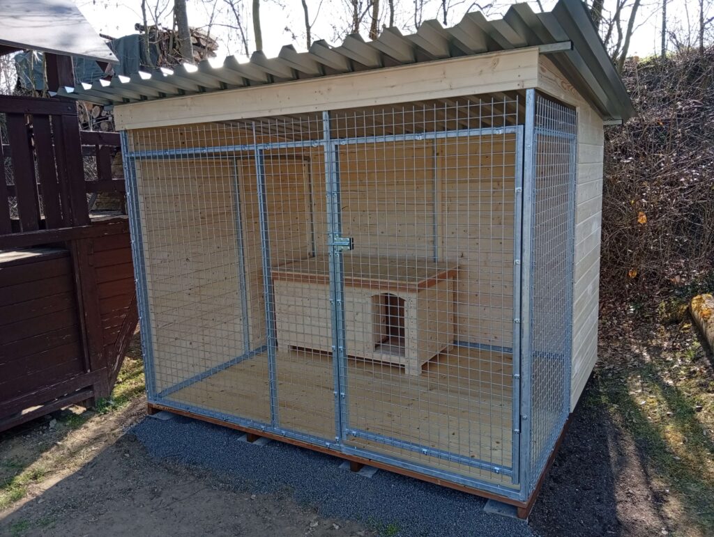 kotec 2,5x2m s mříží 5x5cm